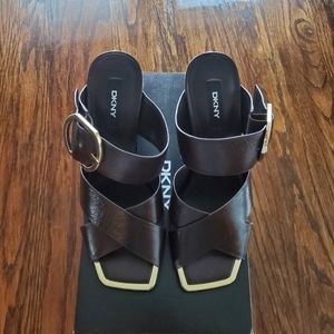 NEW! DKNY Lake Buckled Slide Sandals